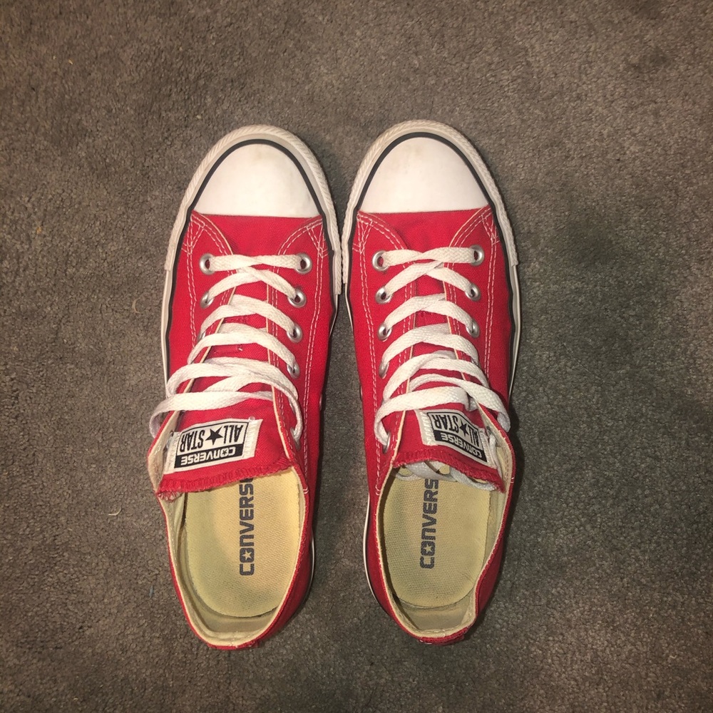Red low top converse!
